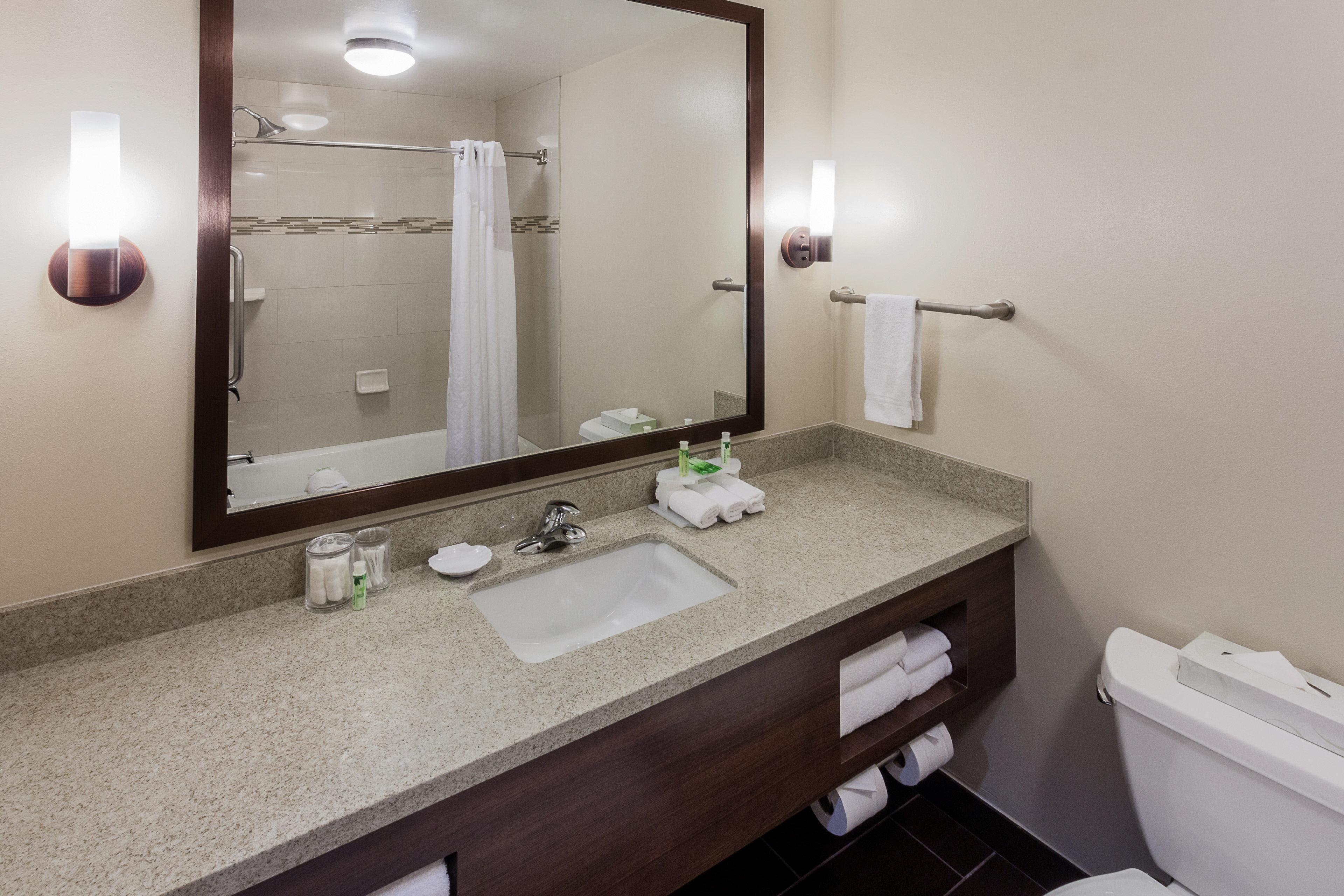 Holiday Inn Express & Suites Carpinteria By Ihg Dış mekan fotoğraf